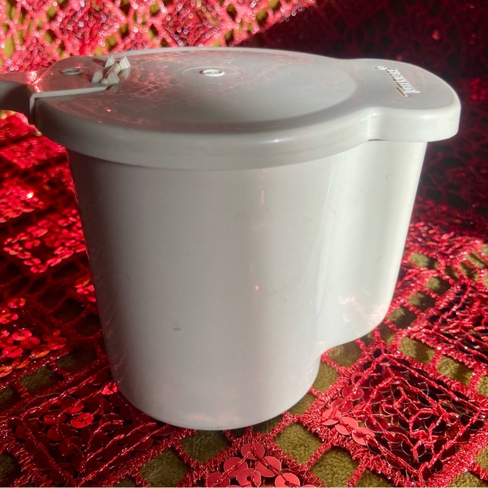 Tupperware Beige creamer